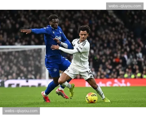 富勒姆七分钟内连入三球完成逆转 杜布拉夫卡出击失误酿苦果 富勒姆七分钟内连入三球完成逆转 杜布拉夫卡出击失误酿苦果